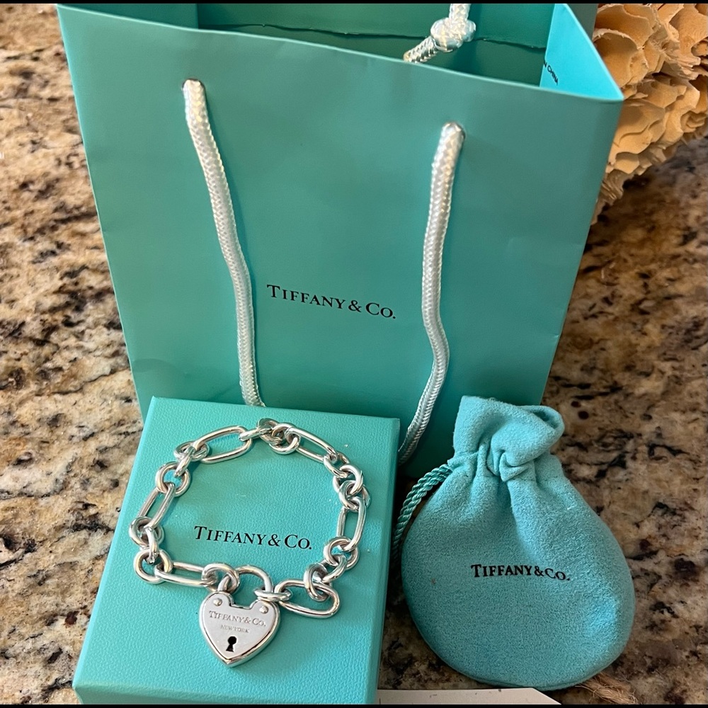 Tiffany and Co Heart Lock Oval Bracelet RARE